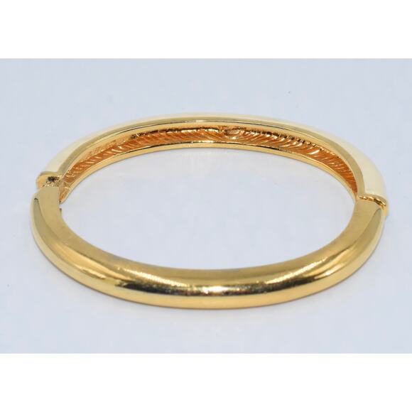 ST. JOHN Designer Ivory Enamel Bangle Bracelet - Picture 5 of 5